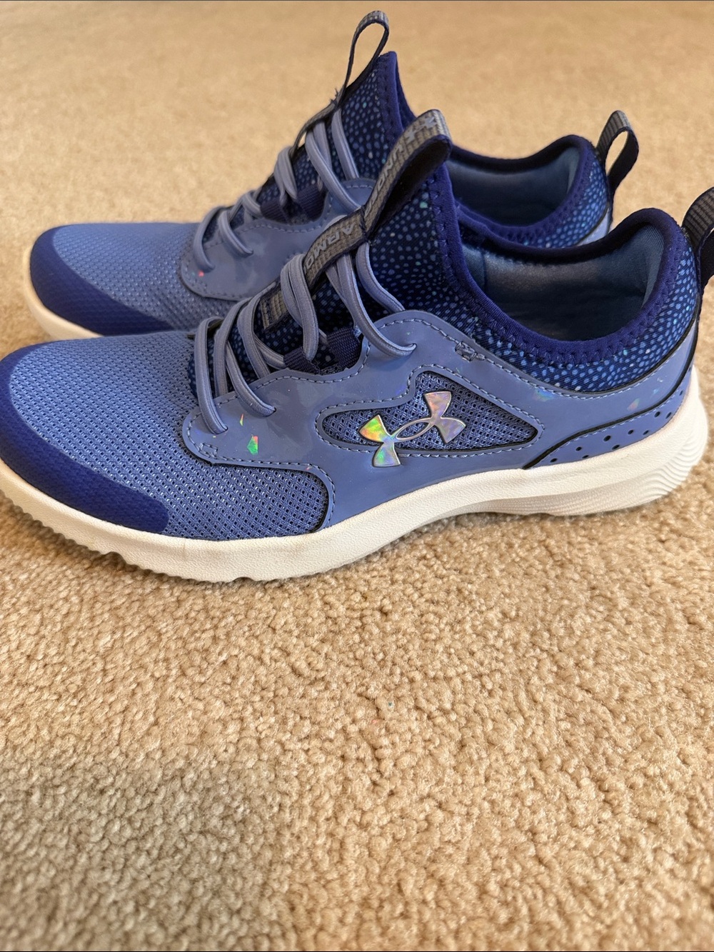 NEW Under Armour Girls Blue and Navy Lightweight Sneakers - size 3 little girl